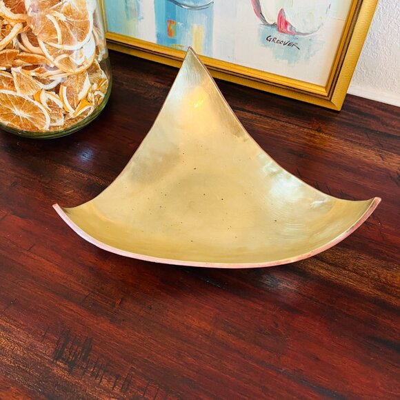 Vintage Brass & Copper Trim Coffee Table Triangle Bowl Cottagecore Traditional - Picture 2 of 7